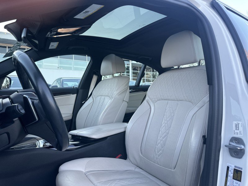 Used 2020 BMW 530i w/ Executive Package image 29