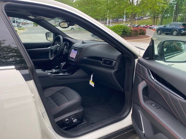 Used 2024 Maserati Levante GT Ultima image 36