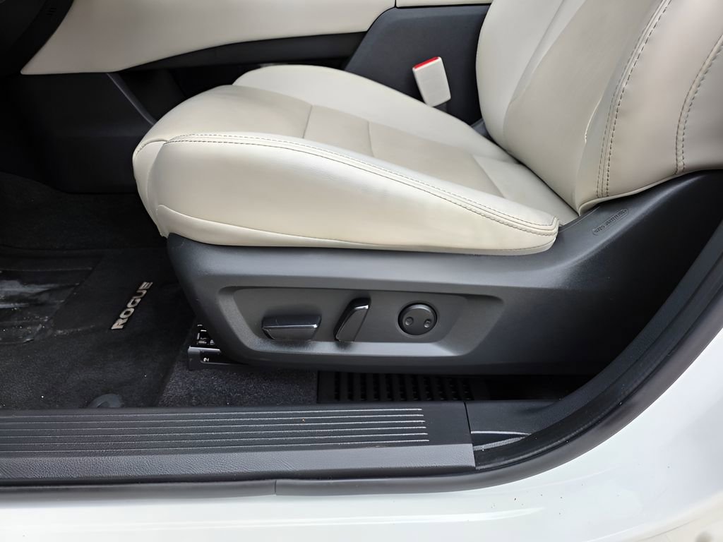 Used 2023 Nissan Rogue SL w/ SL Premium Package AWD/4WD image 18
