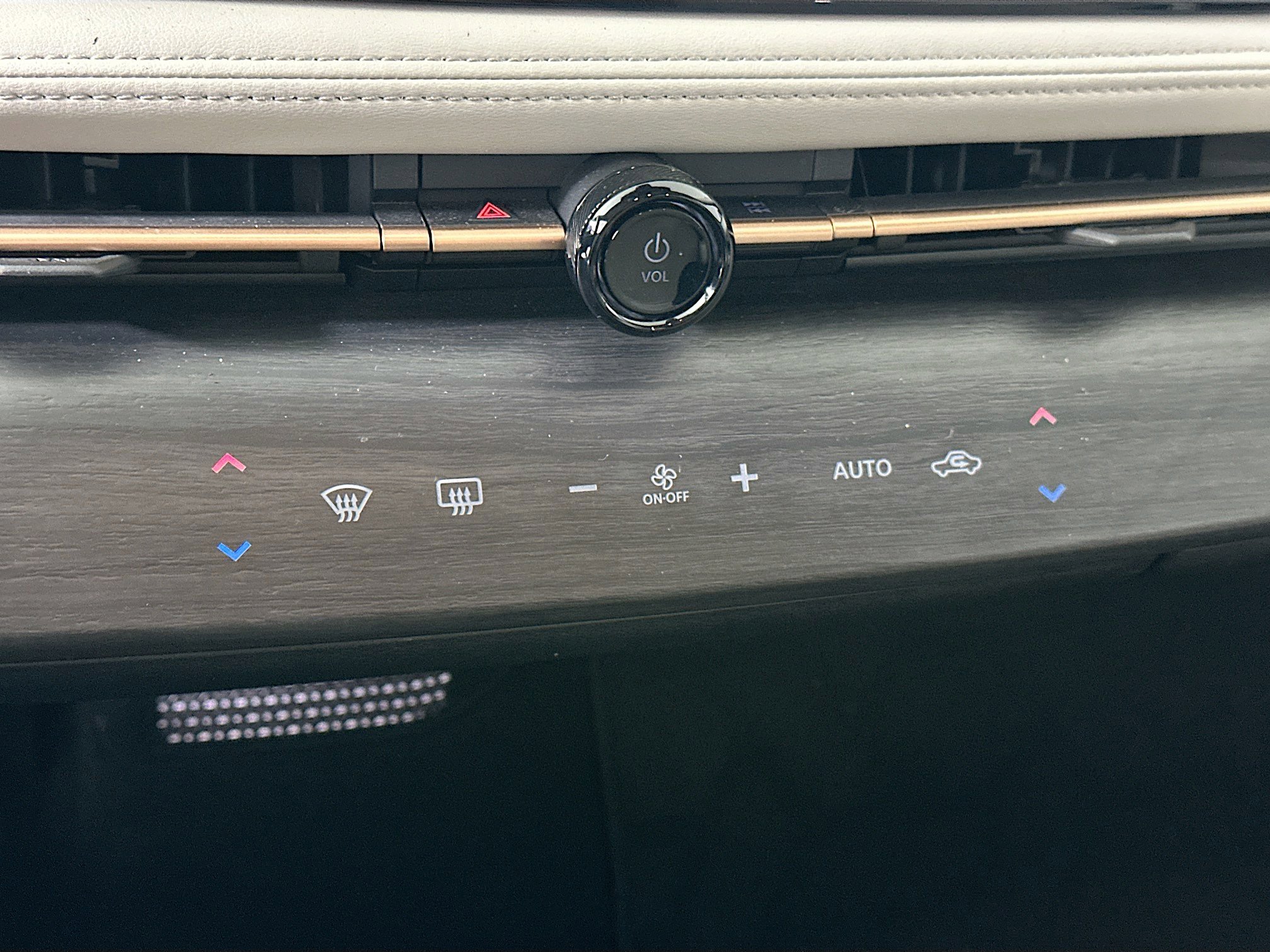 Used 2023 Nissan Ariya FWD image 24