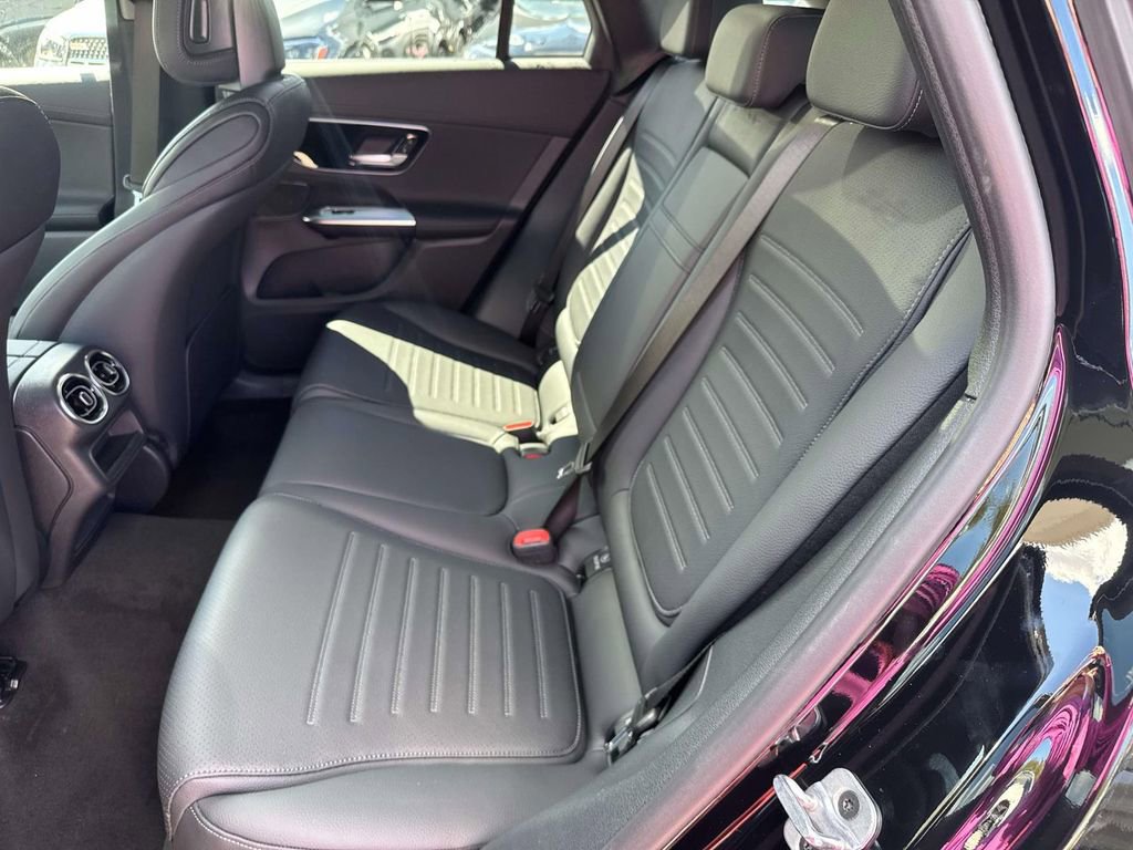 Used 2026 Mercedes-Benz GLC 300 image 7