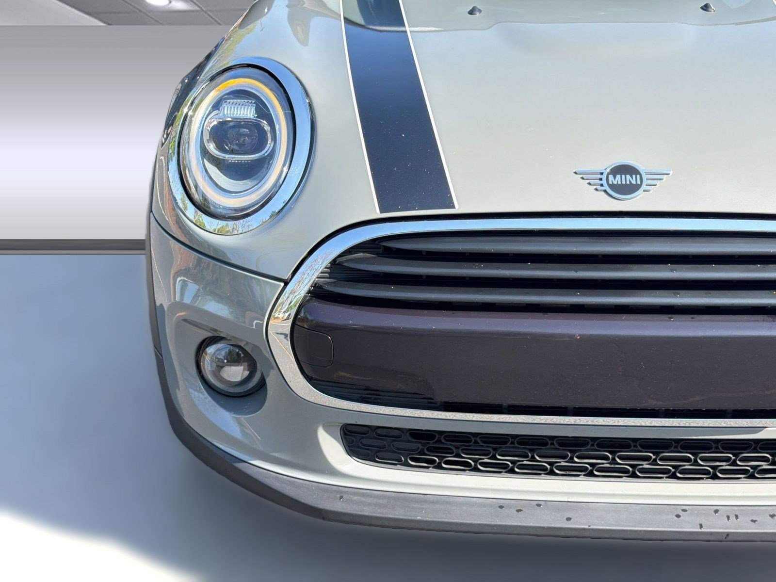 Used 2020 MINI Cooper 2-Door Hardtop w/ Premium Package image 27