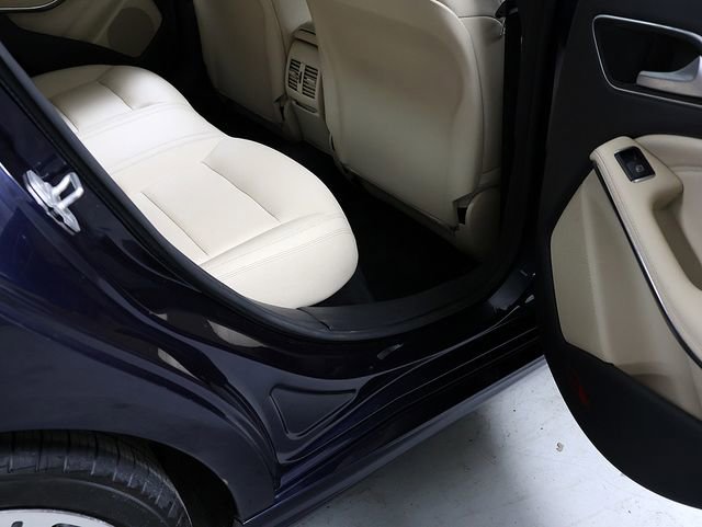 Used 2018 Mercedes-Benz CLA 250 4MATIC image 32