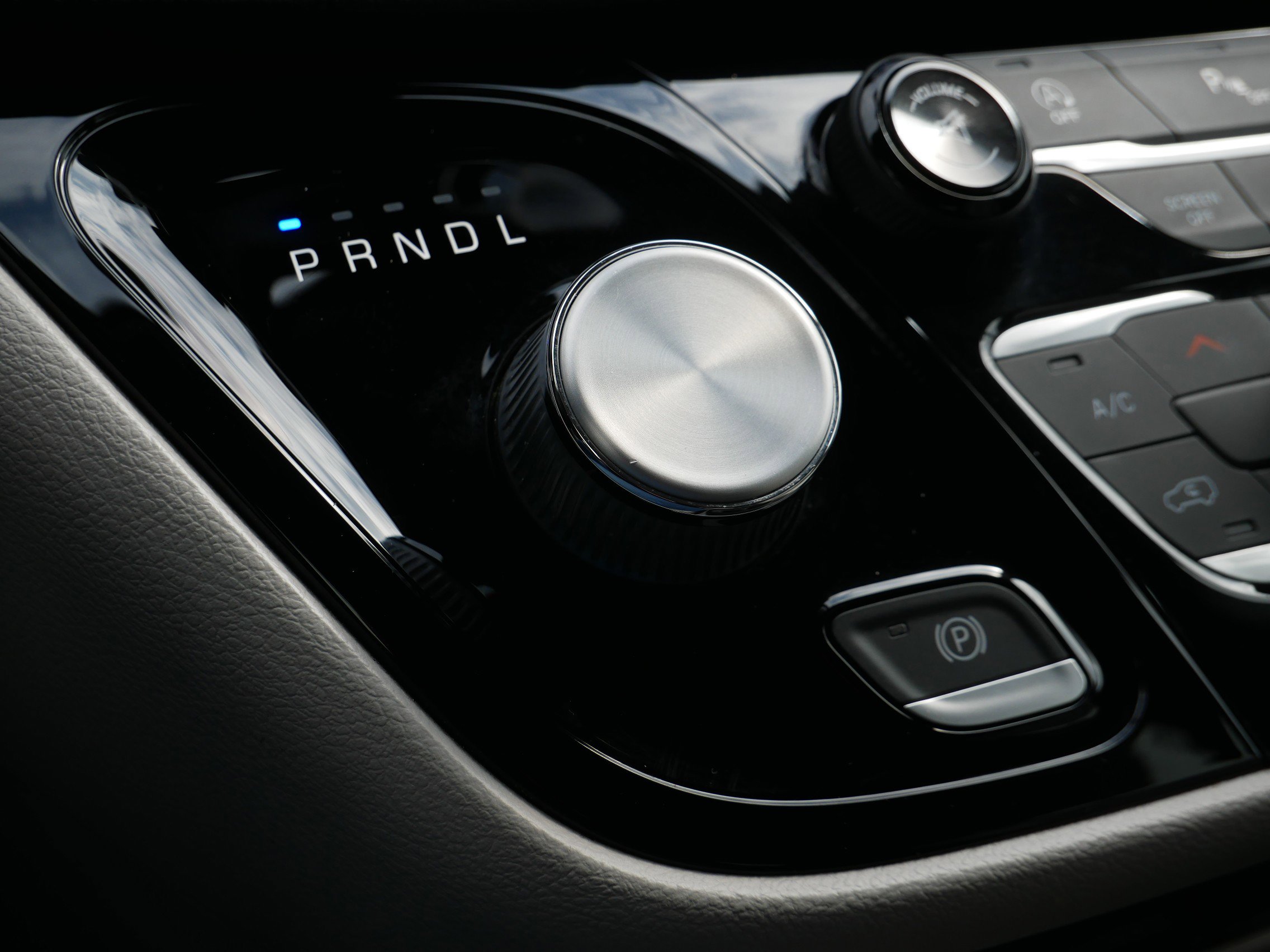 Used 2017 Chrysler Pacifica Touring-L w/ Tire & Wheel Group image 15