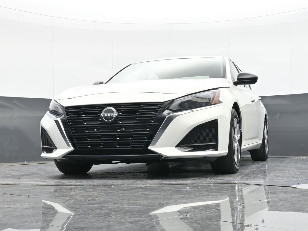 Used 2024 Nissan Altima 2.5 S image 46