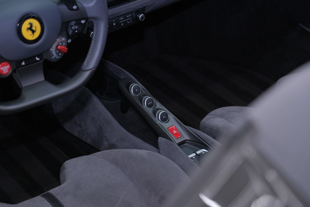 Used 2021 Ferrari F8 Tributo RWD image 19