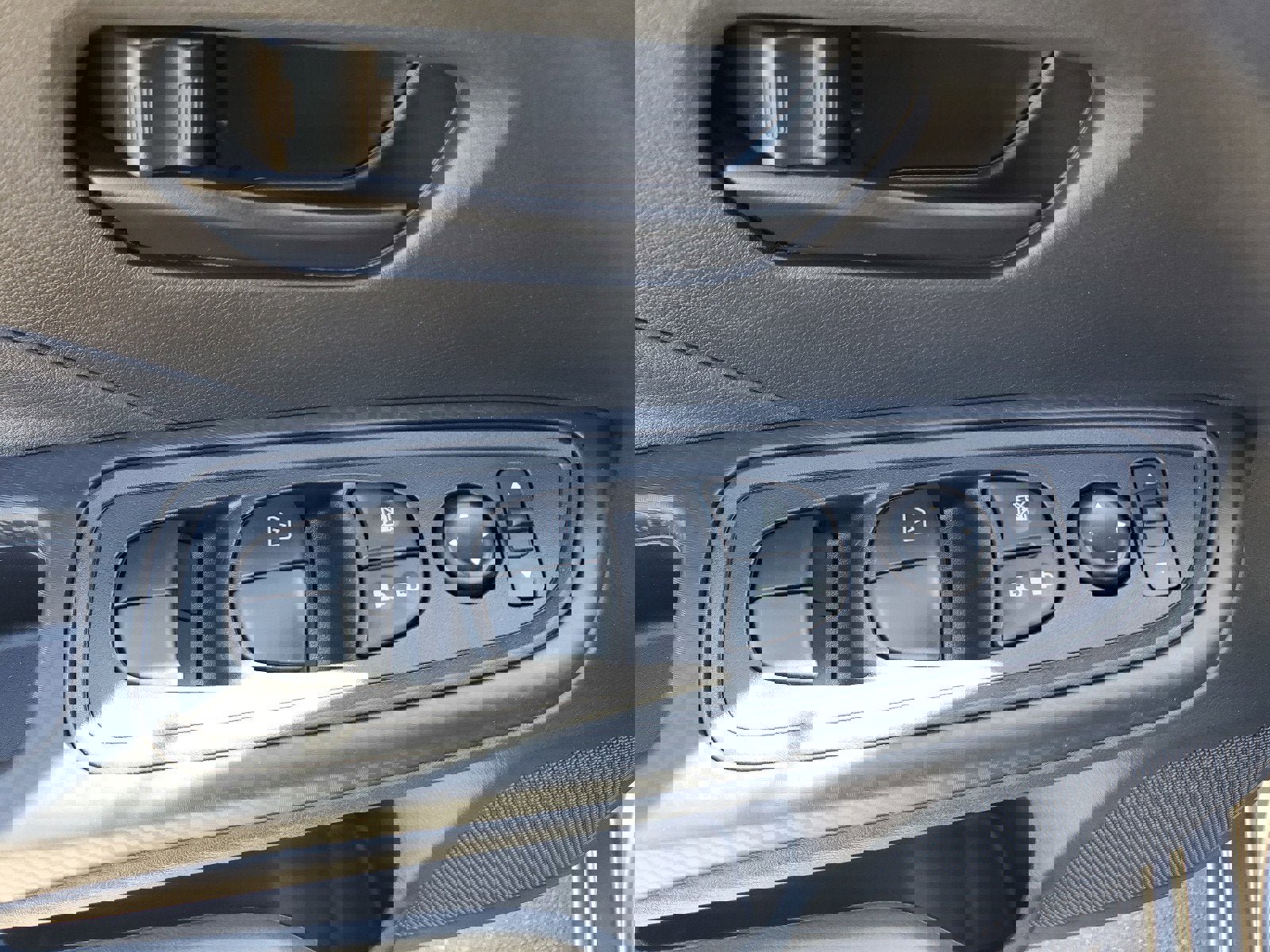 New 2025 Nissan Versa S w/ Trunk Package image 13