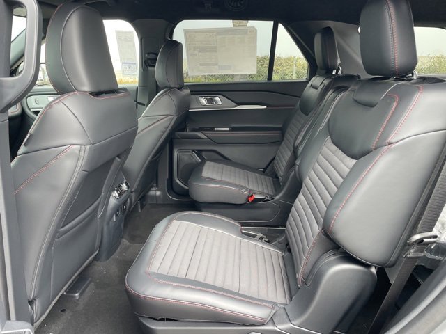 New 2026 Ford Explorer ST-Line w/ ST-Line Street Pack image 22