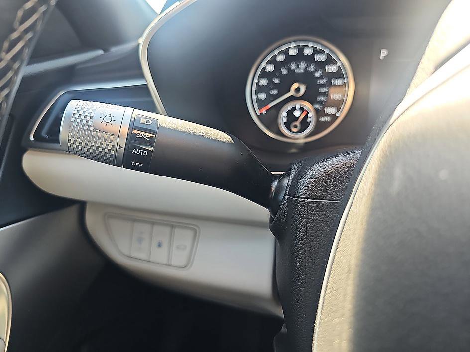 Used 2025 Genesis G70 2.5T RWD image 18