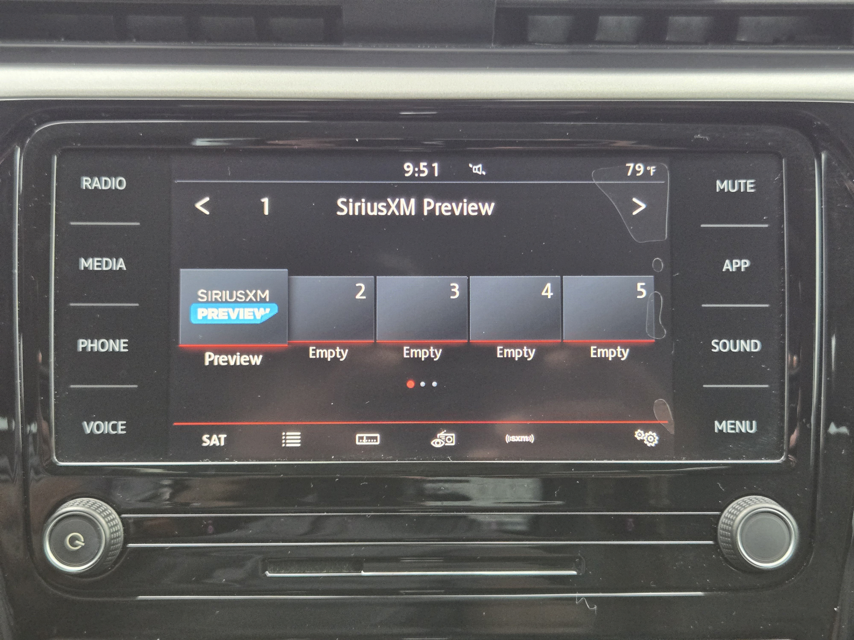 Used 2020 Volkswagen Passat 2.0T SE w/ Sunroof Package FWD image 13