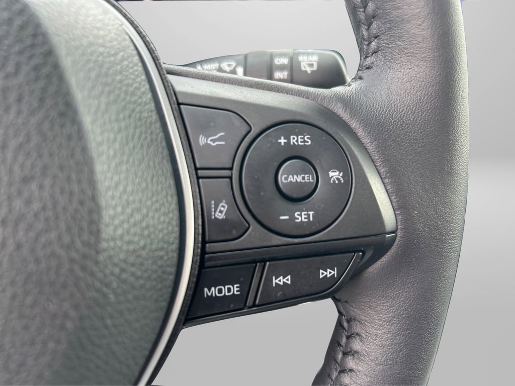 Used 2023 Toyota RAV4 XLE Premium image 34