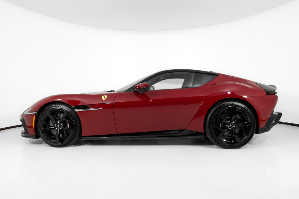 Used 2025 Ferrari 12Cilindri RWD image 3