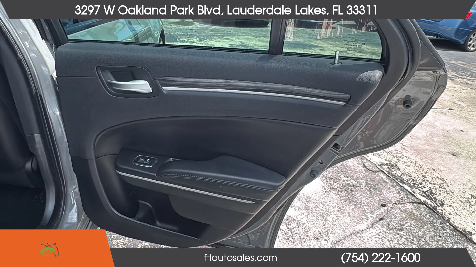 Used 2019 Chrysler 300 Touring w/ Sport Appearance Package RWD image 29