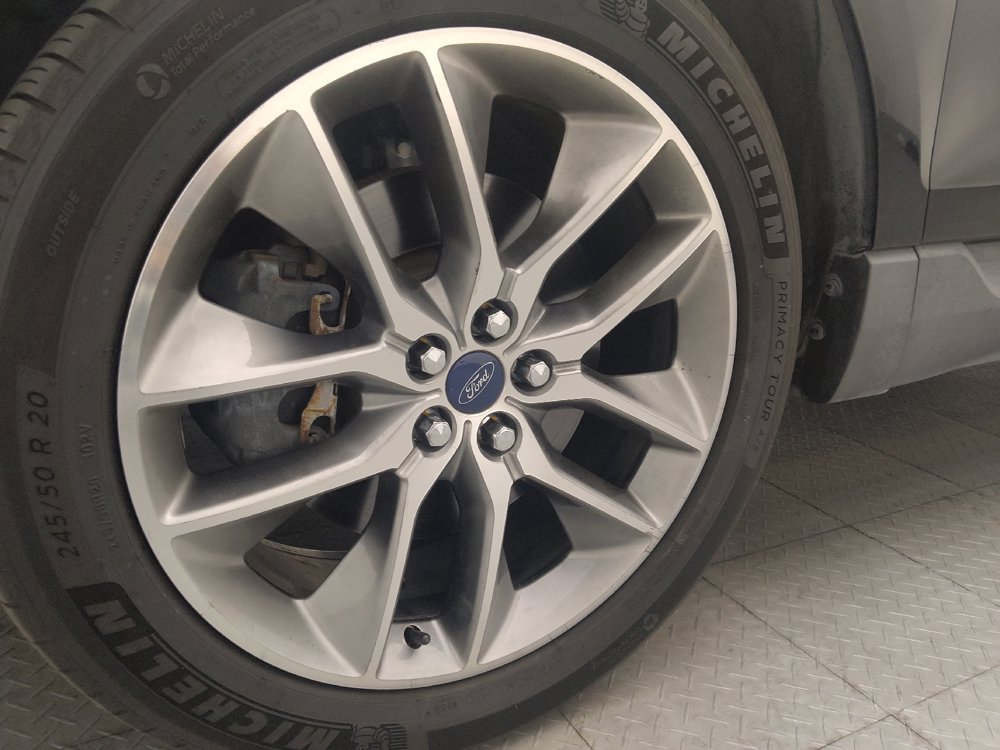 Used 2017 Ford Edge Titanium w/ Equipment Group 301A FWD image 31
