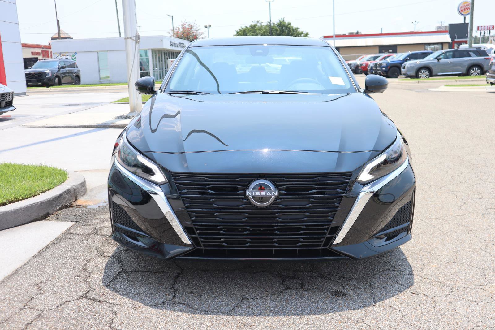 Used 2025 Nissan Altima 2.5 SL FWD image 15