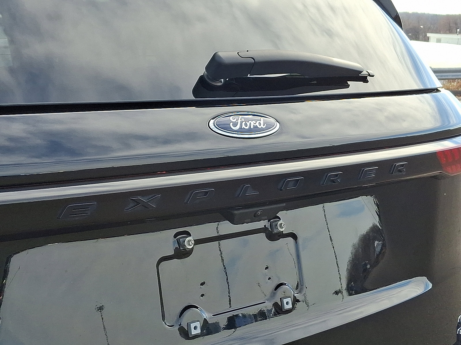 Used 2025 Ford Explorer ST image 32