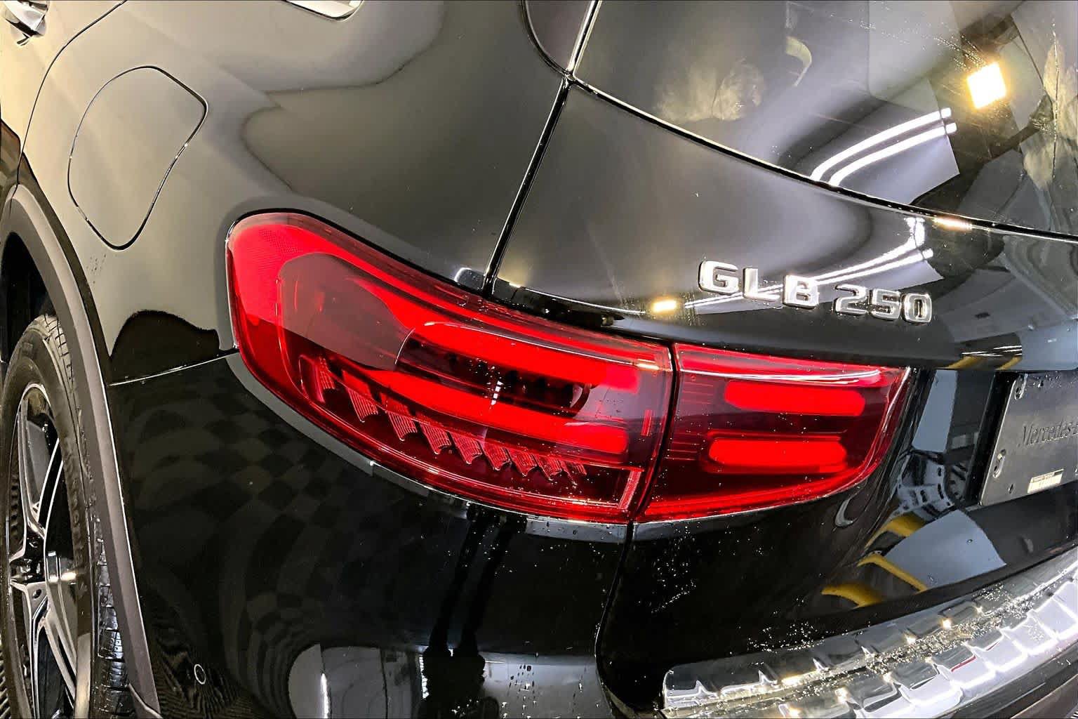 New 2026 Mercedes-Benz GLB 250 4MATIC image 5