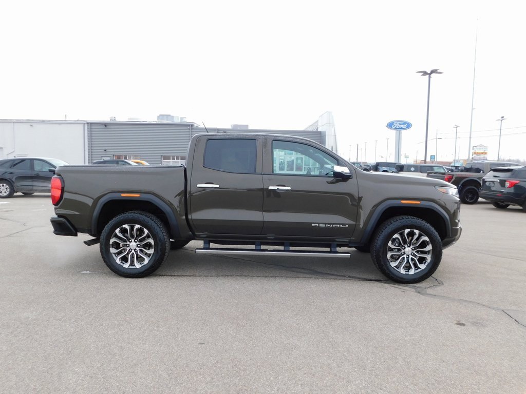 Used 2024 GMC Canyon Denali image 2