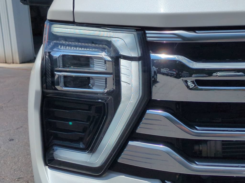 Used 2024 Chevrolet Silverado 3500 High Country w/ High Country Premium Package AWD/4WD image 11