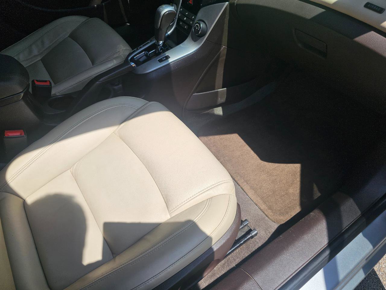 Used 2014 Chevrolet Cruze LT FWD image 17