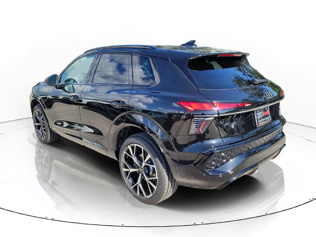 New 2026 Audi Q3 quattro 2.0T AWD/4WD image 3