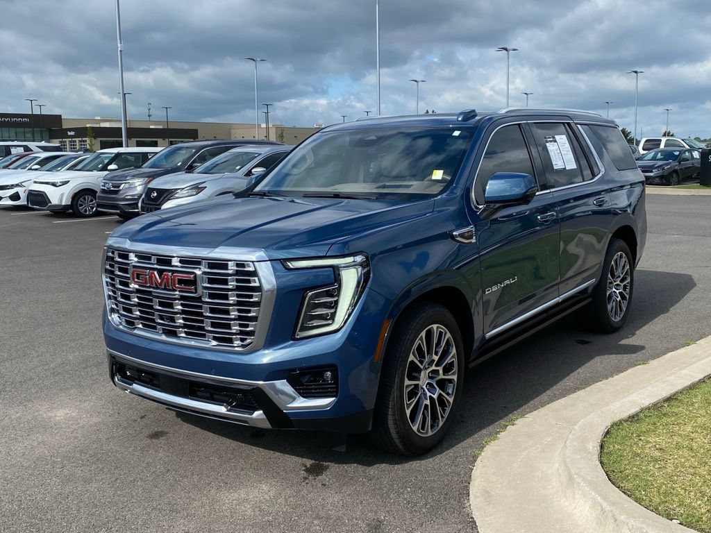 Used 2026 GMC Yukon Denali w/ Denali Reserve Package AWD/4WD image 3