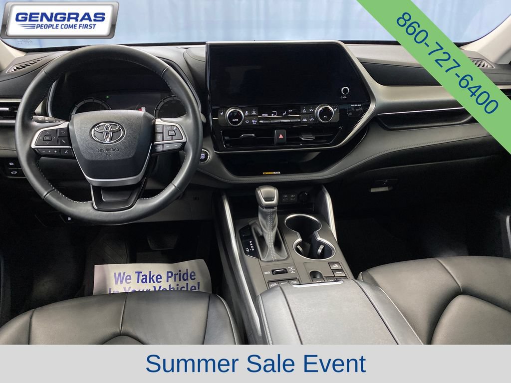 Used 2023 Toyota Highlander XLE AWD/4WD image 32