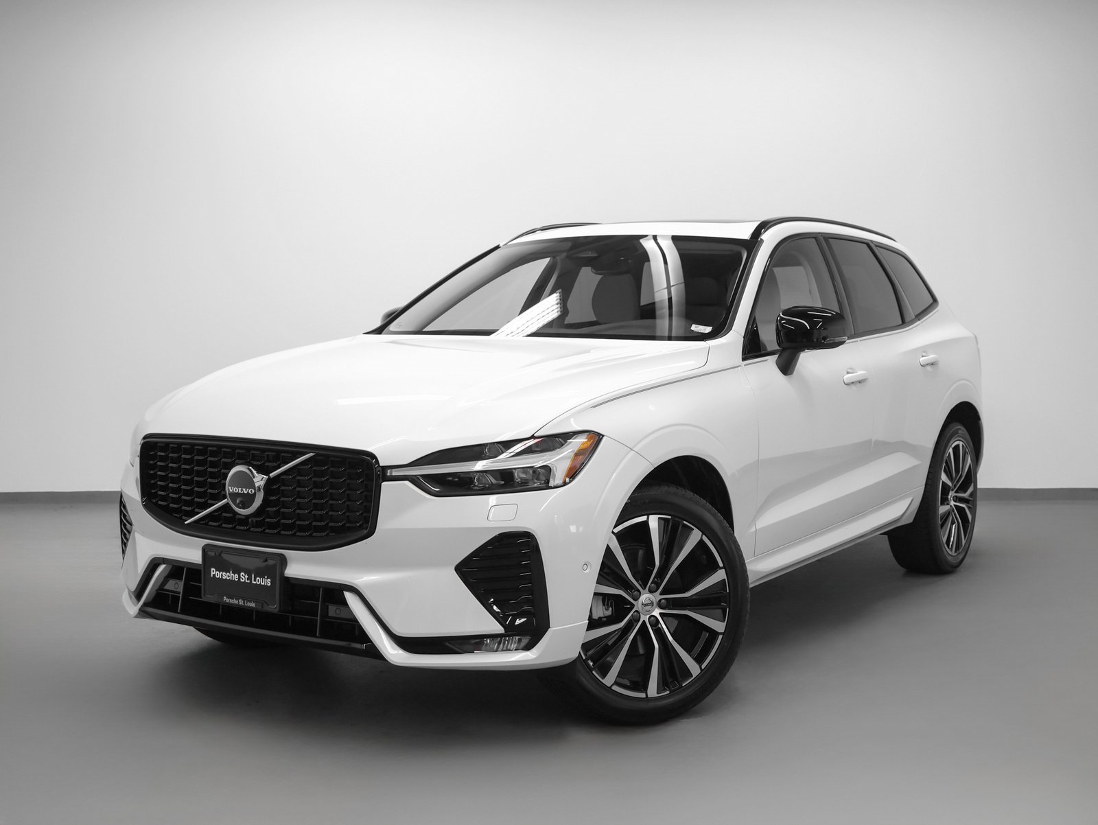 Used 2025 Volvo XC60 B5 Plus w/ Protection Package Premier image 1