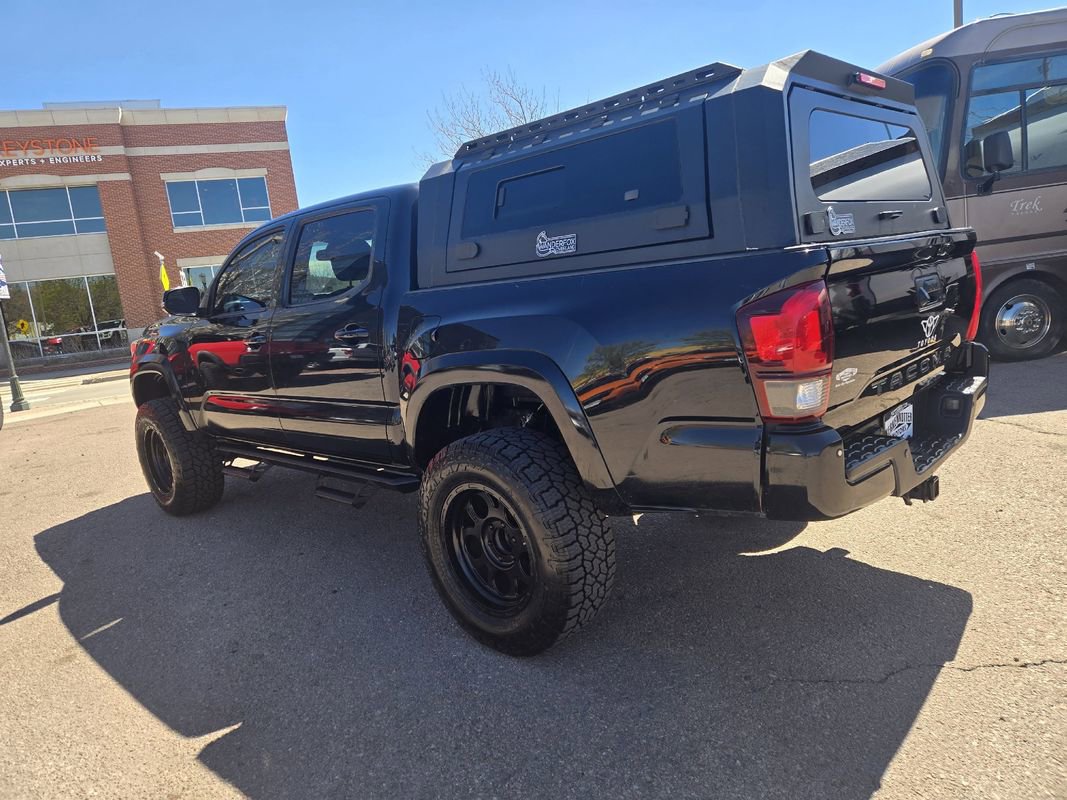 Used 2018 Toyota Tacoma TRD Sport w/ Technology Package AWD/4WD image 7