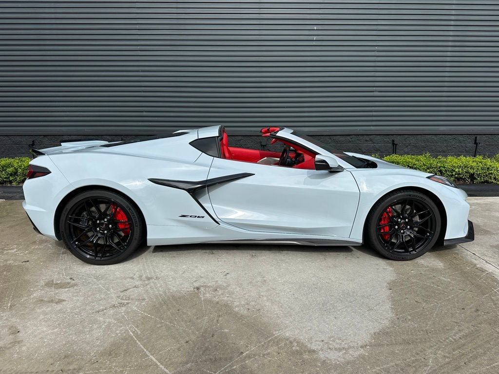 Used 2023 Chevrolet Corvette Z06 image 11