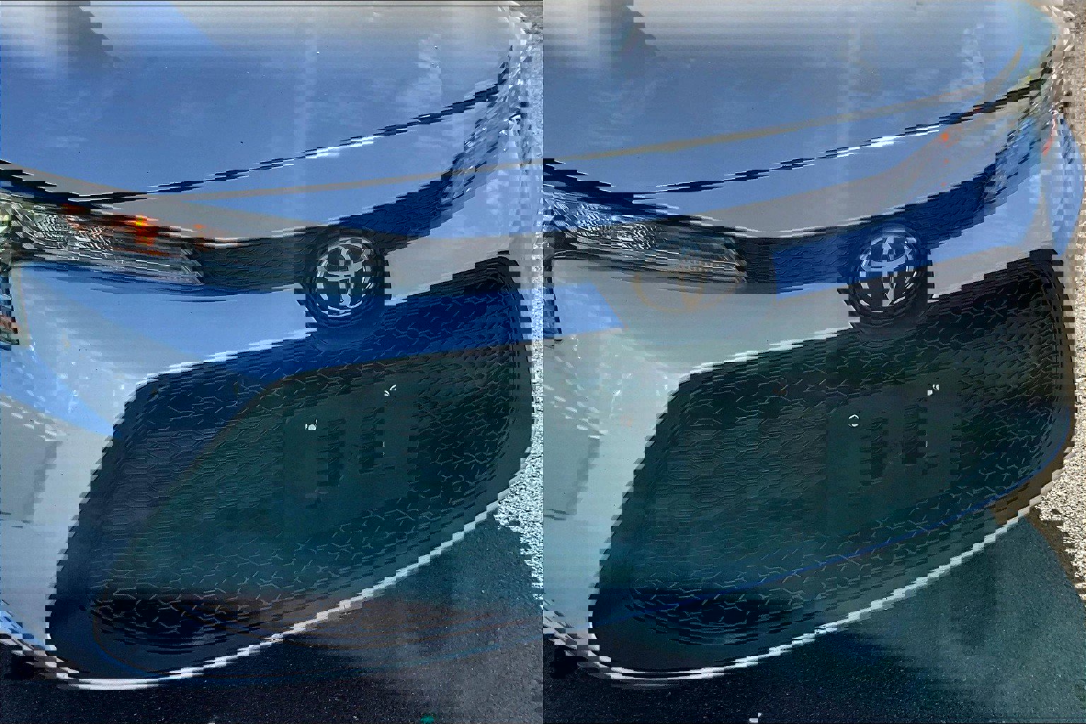 Used 2020 Toyota Corolla LE image 24