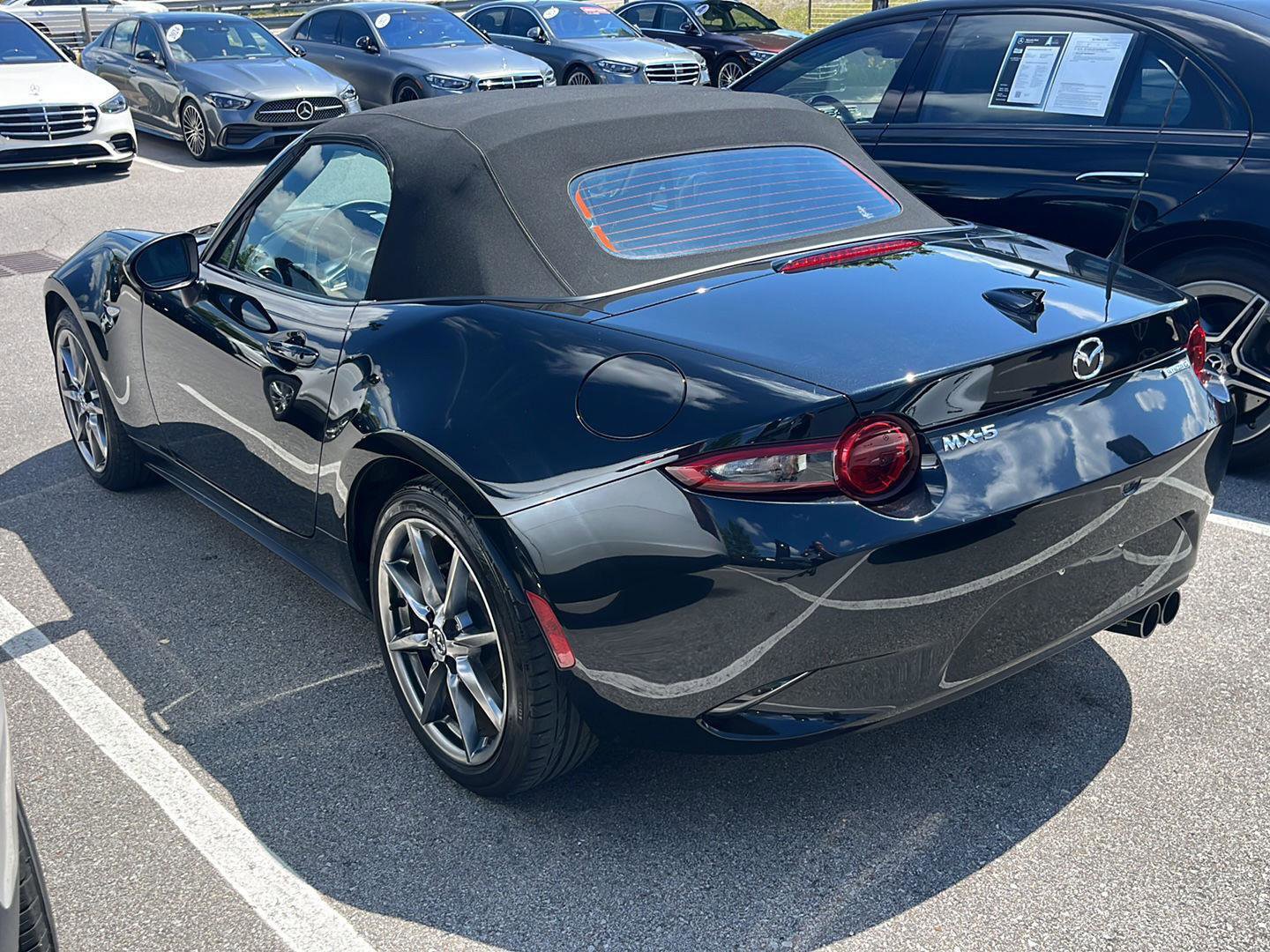 Used 2022 MAZDA MX-5 Miata Grand Touring w/ Weather Package RWD image 5