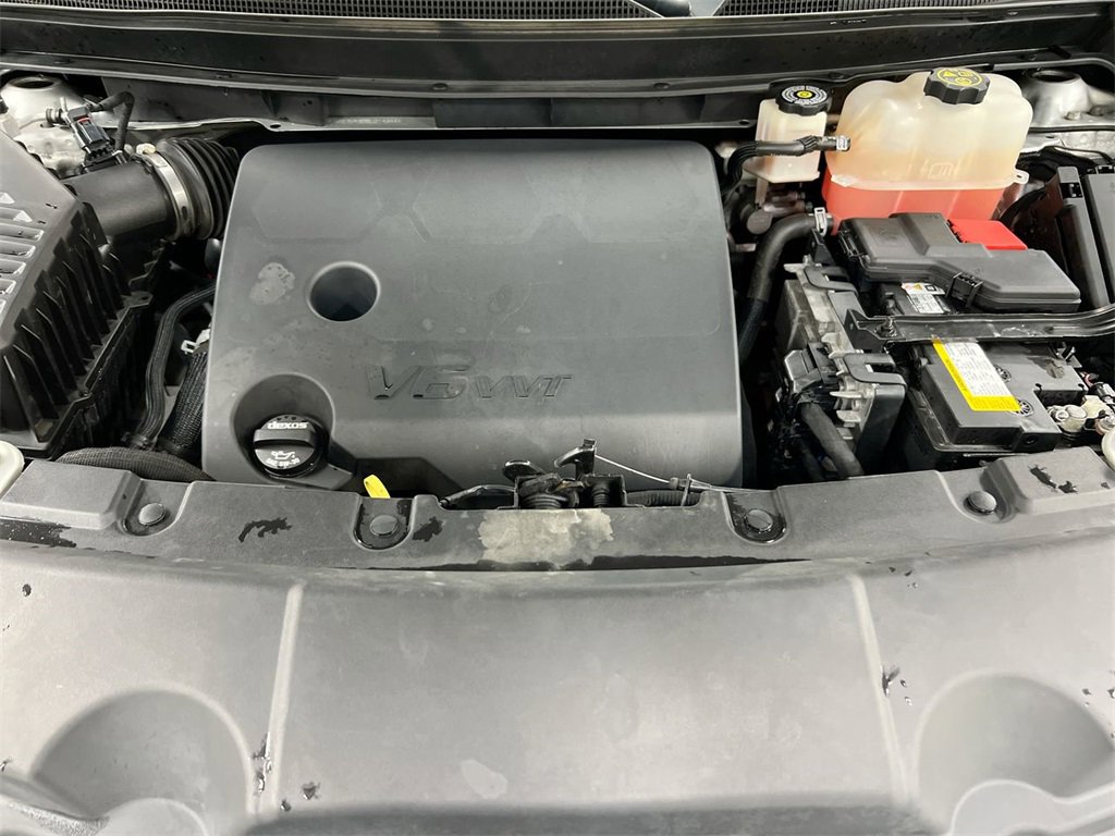 Used 2021 Chevrolet Traverse LT w/ LT Premium Package image 24