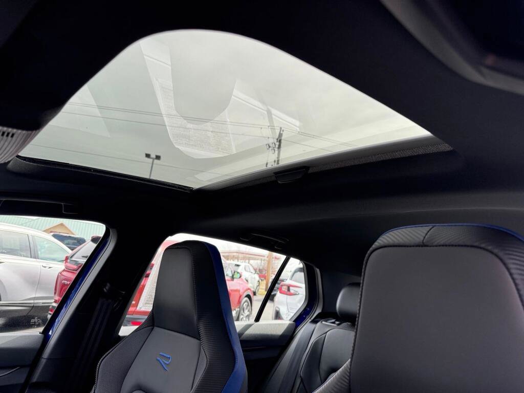 Used 2026 Volkswagen Golf 2.0T image 5