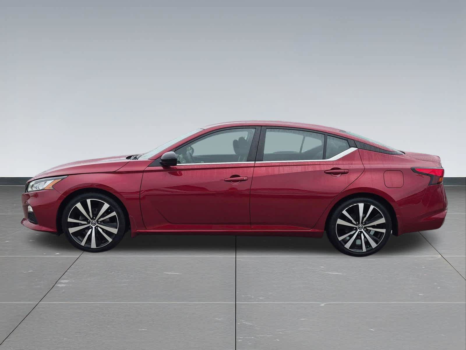 Used 2019 Nissan Altima 2.5 SR FWD image 3
