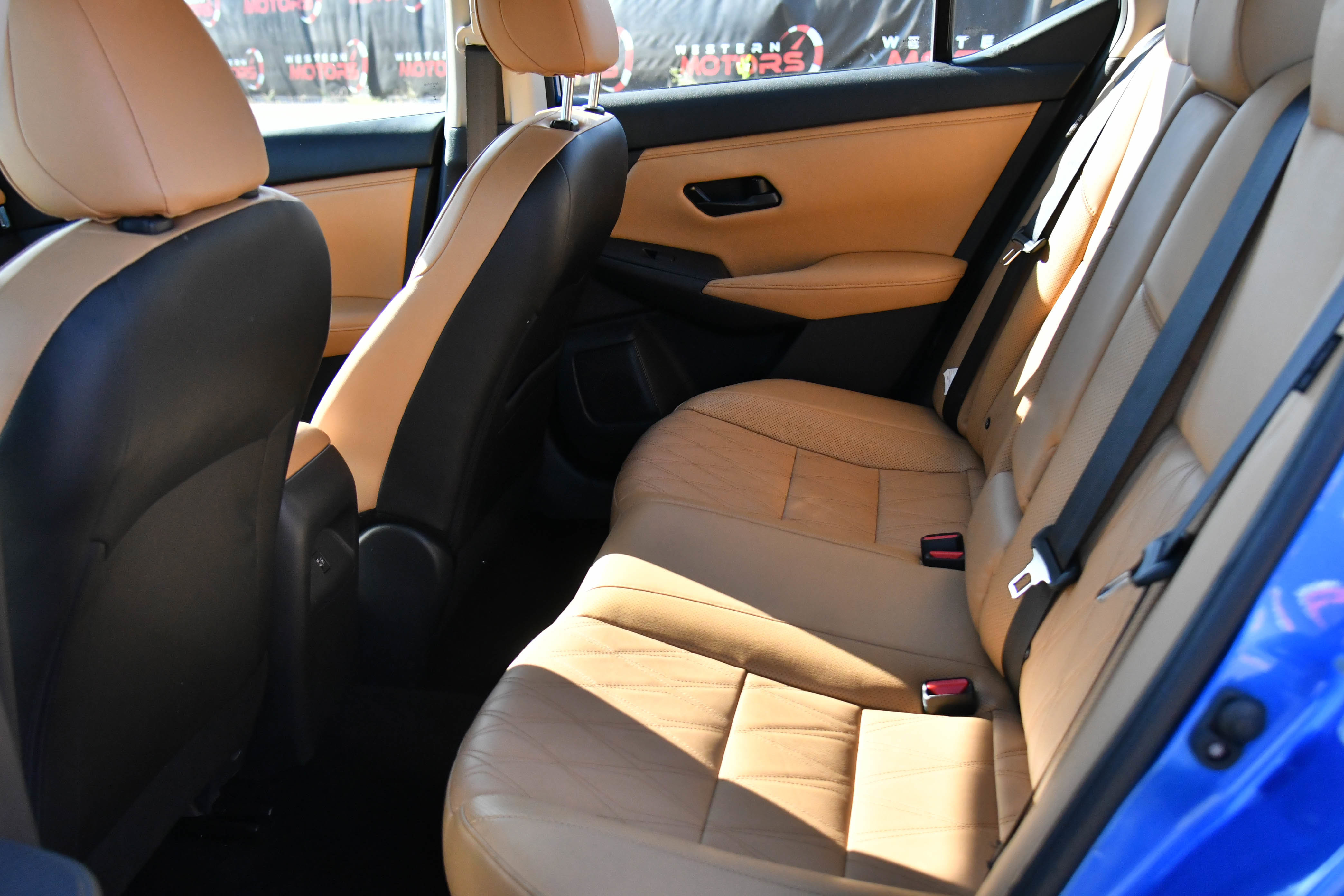 Used 2025 Nissan Sentra SV w/ SV Premium Package FWD image 38