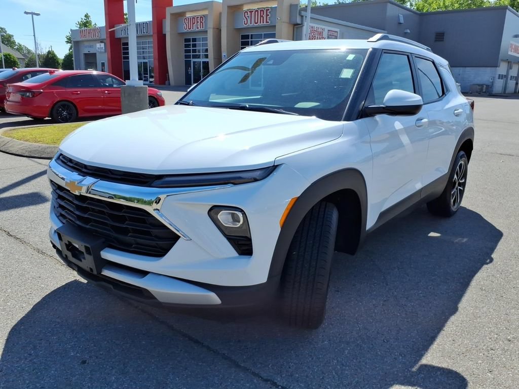 Used 2025 Chevrolet TrailBlazer LT AWD/4WD image 17