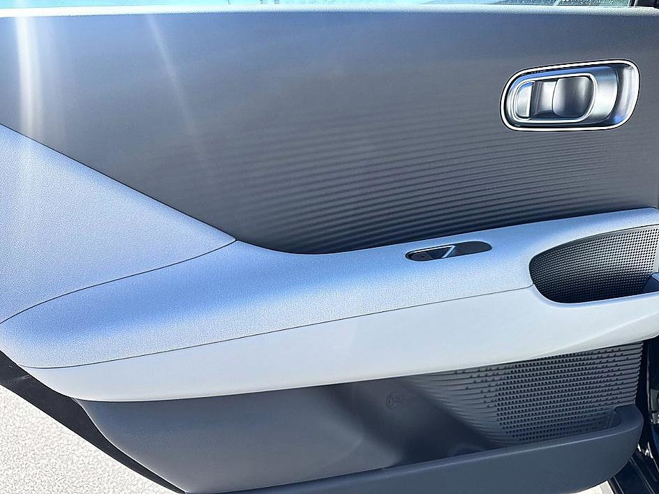 Certified 2025 Hyundai Ioniq 6 SEL image 10