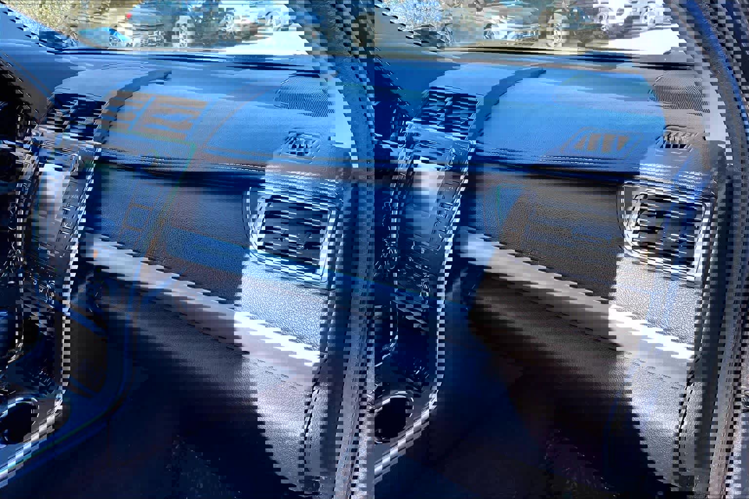 Used 2017 Toyota Camry SE FWD image 17