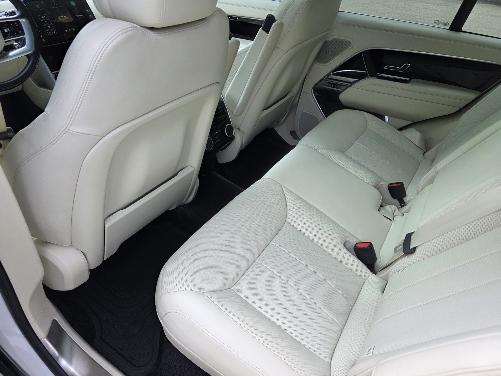 Certified 2024 Land Rover Range Rover SE AWD/4WD image 15