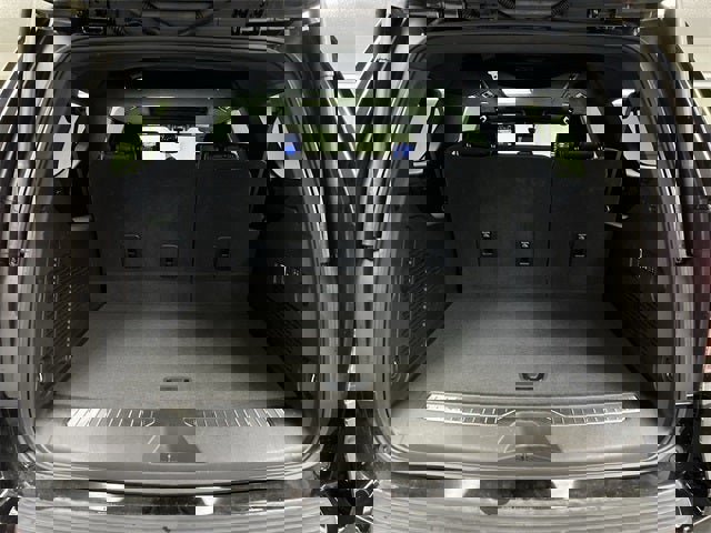 Certified 2025 Chevrolet Suburban High Country image 91