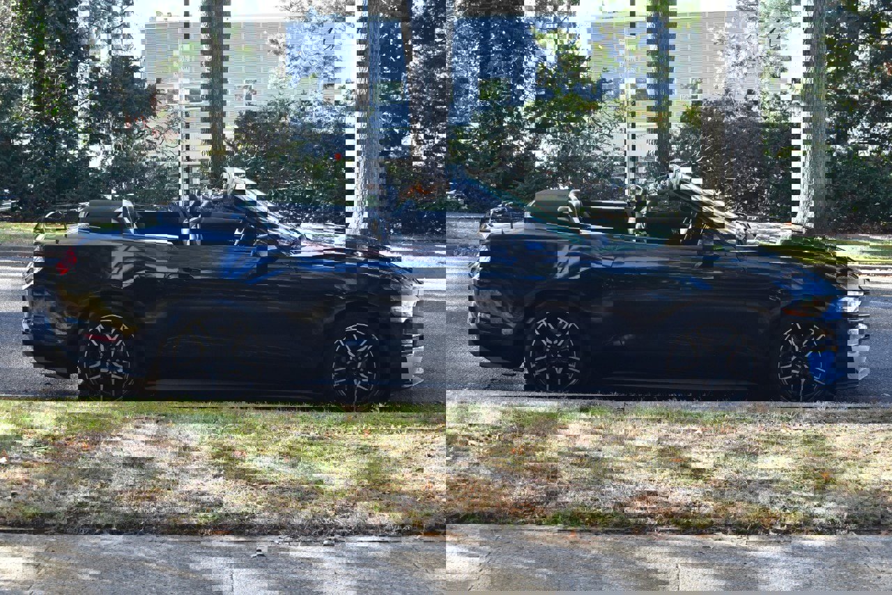 Used 2019 Ford Mustang Premium image 10