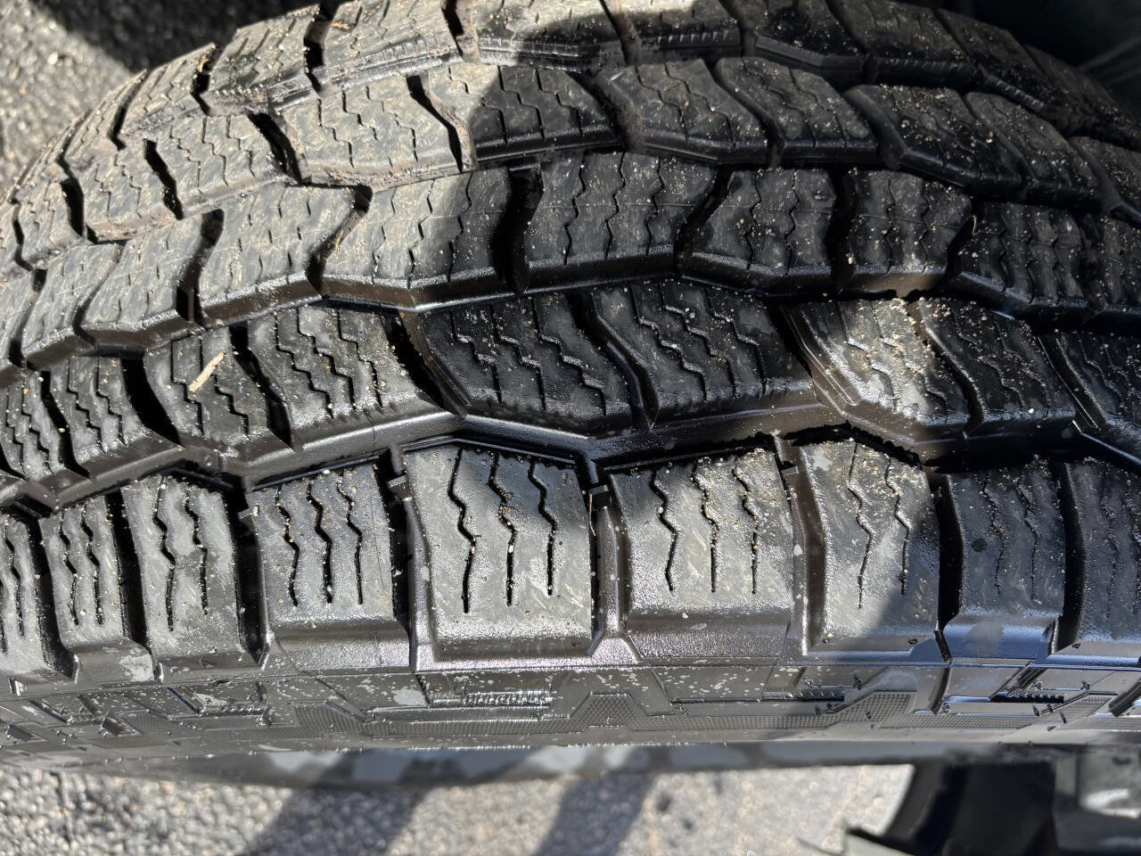 Used 2005 Chevrolet Suburban LT w/ Preferred Equipment Group image 6