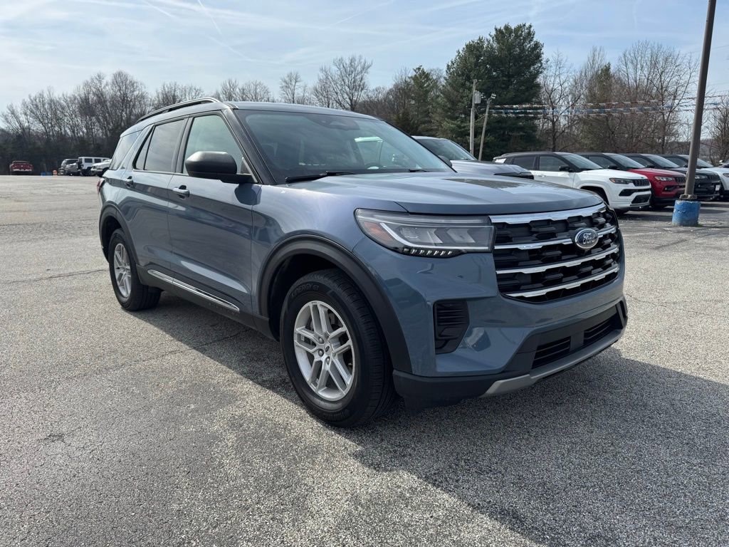 Used 2025 Ford Explorer Active image 10