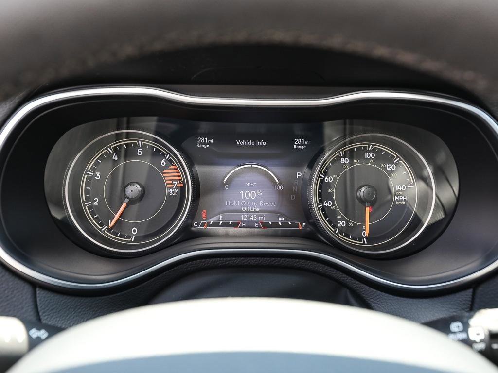 Used 2023 Jeep Cherokee Altitude Lux w/ Lux Elite Package image 13