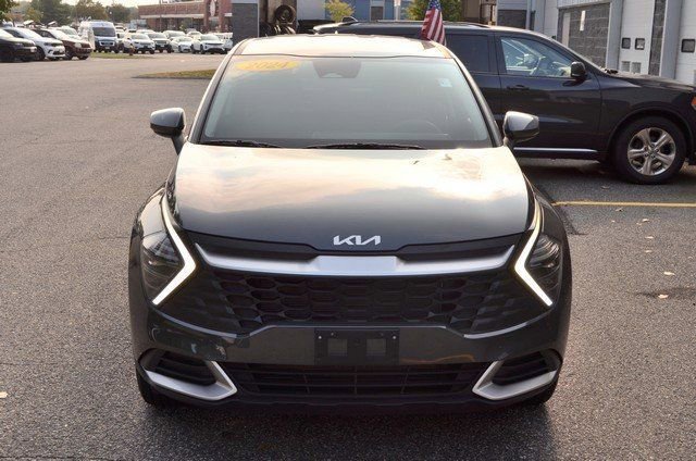 Used 2024 Kia Sportage LX image 3