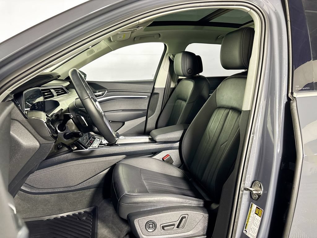 Used 2024 Audi Q8 e-tron Premium Plus AWD/4WD image 11