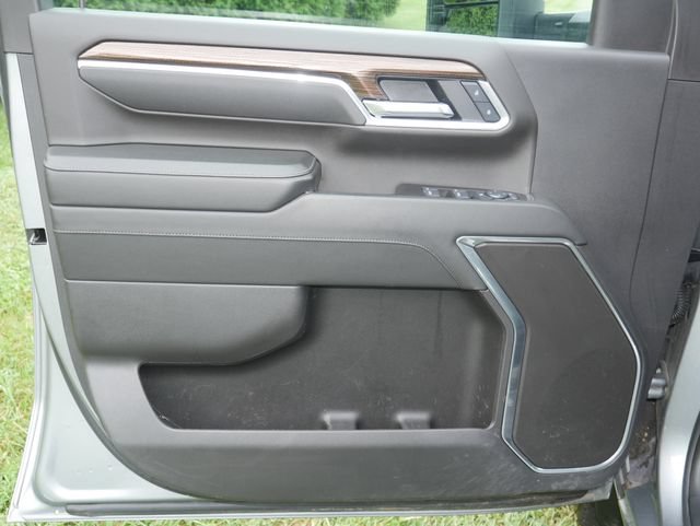 Used 2025 Chevrolet Silverado 3500 LT AWD/4WD image 14