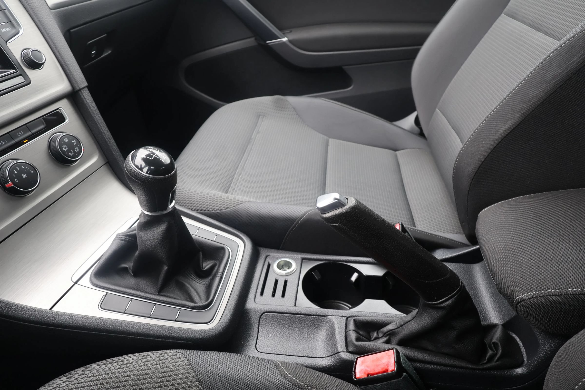 Used 2015 Volkswagen Golf Launch Edition FWD image 22