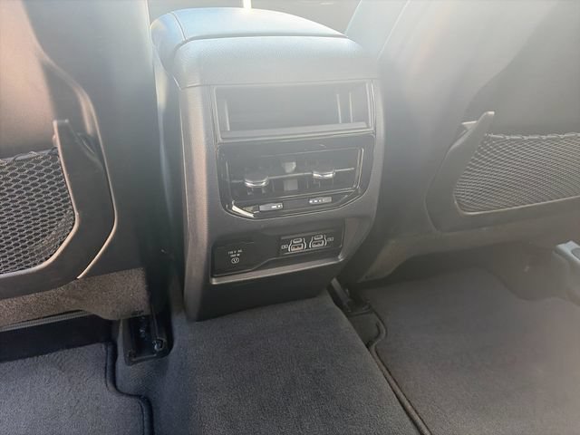 Used 2023 Jeep Grand Cherokee Altitude AWD/4WD image 15